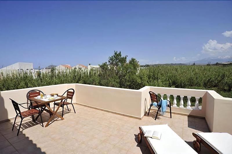 Hotel Caretta Beach Gerani  ภายนอก รูปภาพ
