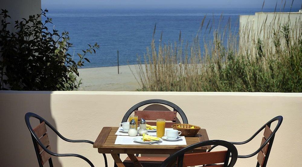 Hotel Caretta Beach Gerani  ภายนอก รูปภาพ