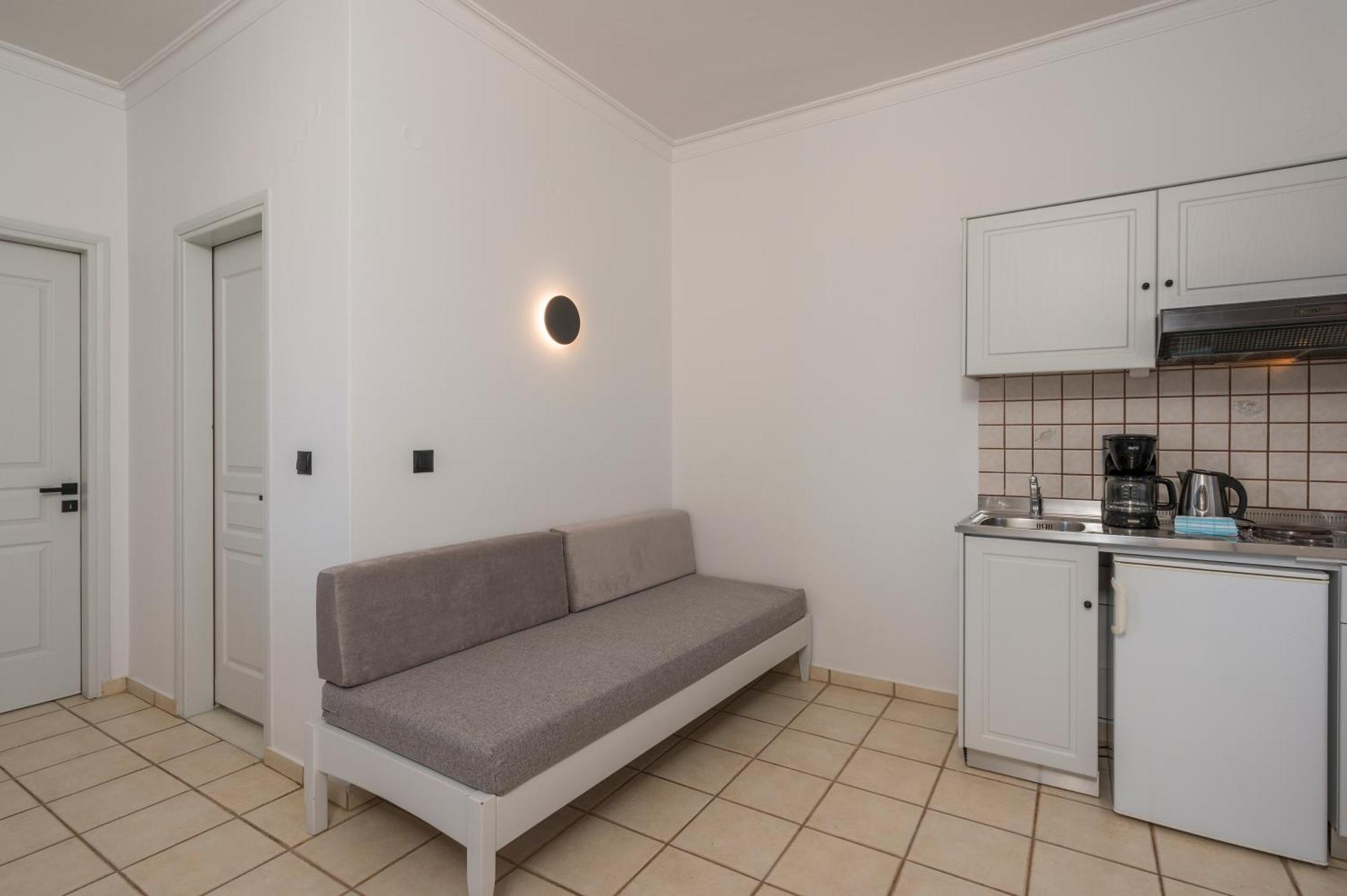 Hotel Caretta Beach Gerani  ภายนอก รูปภาพ