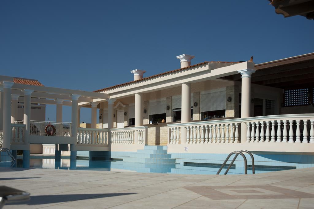 Hotel Caretta Beach Gerani  ภายนอก รูปภาพ